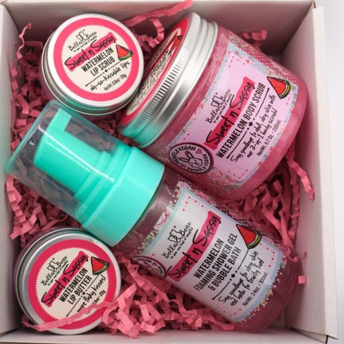 Bella & Bear Sweet 'n; Sassy MIdi Bath & Body Gift Set with Foaming Shower Gel & Bubble Bath, Body Scrub & Lip Scrub and Lip Butter - Great gift for Christmas