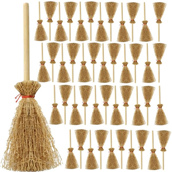 TIHOOD 50PCS Mini Broom Hanging Decoration Straw Craft Decoration Artificial Miniature Brooms Simulation Witch Brooms for Fairy Garden Dollhouse Accessories Light Brown