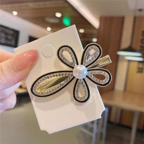 Zeshimb Rhinestone Flower Hair Clip for Styling Sectioning Cute Crystal Pearl Floral Duckbill Clip Wedding Bridal Hair Barrettes Non-Slip Thick Thin Hair Hairpin Accessories for Women Girls