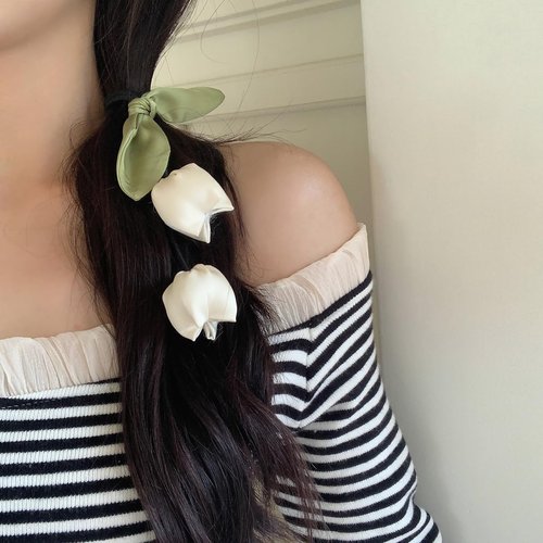 TUCEWP Flower Hair Ties for Women Girls Tassel Ribbon Tulip Elastic Hair Band for Thick Hair White Elegant Floral Hair Scrunchies Soft Cute Stretchy Hair Rope Ponytail Holders Sweet Hair Accessories