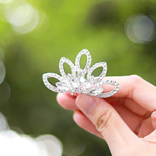 Yean Princess Crown Comb Mini Crystal Tiara Hair Comb Silver Rhinestone Tiara Birthday Party Favors Decorations and Accessories for Girls(Silver)