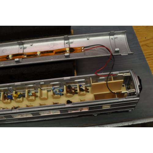 RadLites DCC LED Lighting Kit for Walthers Passenger Cars Cool White 4 Kits!