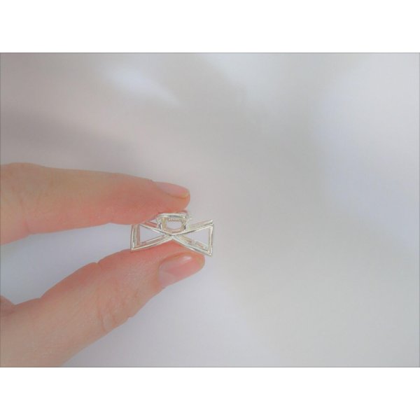 Generic Tiny small silver tone bow shaped metal hair claw clip