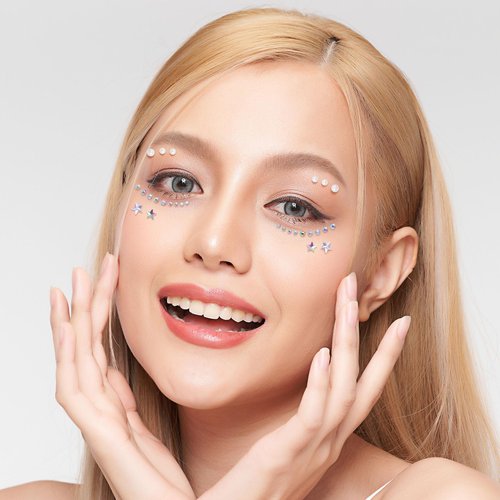 Isslly 2 Sheets Star Face Gems Stickers, Star Moon Pearl Face Jewels Tattoo Stickers, Acrylic Rhinestones Makeup Sticker for Eyes, Ears, Body for Women, Girls for Halloween, Parties, Festivals