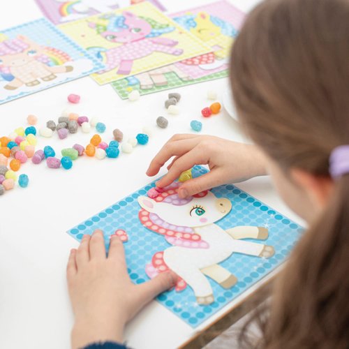 PlayMais Mosaic Dream Unicorn Creative Craft kit for Girls & Boys from 3 Years I 2300 PlayMais & 6 Mosaic templates with Unicorns I stimulates Creativity & Motor Skills I Natural Toy