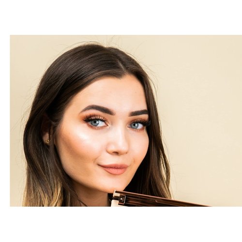 Makeup Revolution X Roxxsaurus Highlighter & Contour Palette, Sculpt, Define & Illuminating Makeup Palette, 8 Shades, Vegan & Cruelty Free, 8 x 0.052 oz.