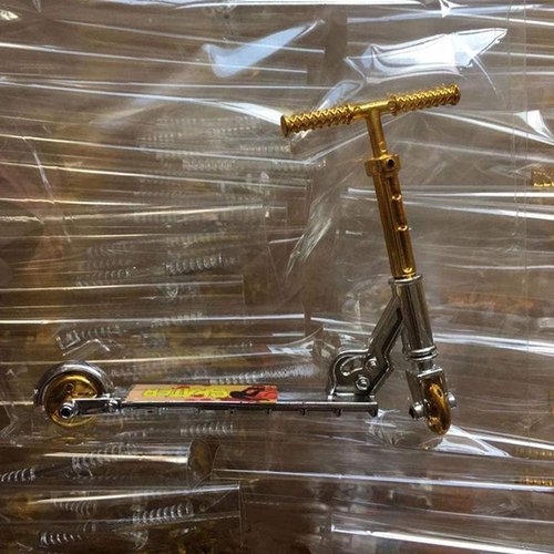 YuanHolumid Gold Mini Finger Scooter Two Wheel Scooter Educational Finger Scooter Bike Plastic Fingerboard Skateboard Simulation Finger Boards and Finger Bikes