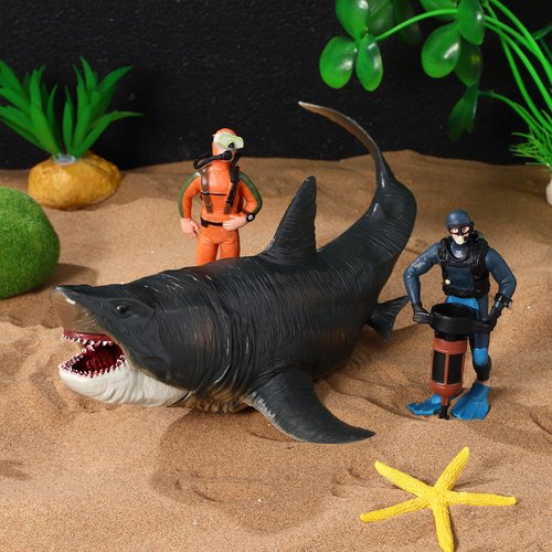 3 PCS Scuba Diver Toys Sea Marine Animal Figure Toys Shark Figurines Plastic Swimmers Figurines Underwater Adventure Figure Set Realistic Action Figures Diver Decors
