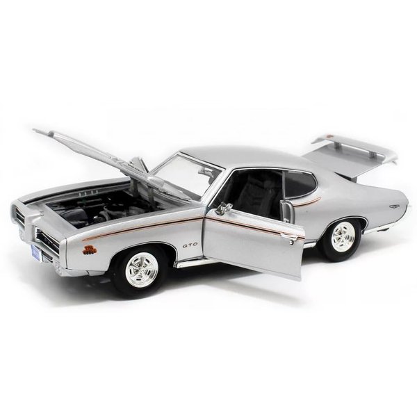 1969 Pontiac GTO Judge Silver Metallic Timeless Classics Series 1/18 Diecast Model Car by Motormax 73133TC-silver