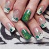 24Pcs St. Patrick's Day Press on Nails Short Square French Tip Fake Nails Green Shamrock Glitter Full Cover Tips Stick on Nails Artificial Nude Acrylic False Nails for Women Manicure Art Accessories