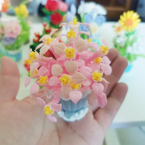 ALITTDRE Flowers Building Blocks Sets, Office Home Decor Bonsai, Micro Flower Toys Building Set, Gifts for Mothers, Valentines, Birthdays, Adult & Kid (Chlorophytum comosum)