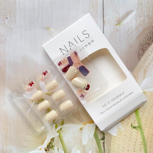 Fall Press on Nails Short Flowers Fake Nails - LPOODDNU Short Light Brown Flower Nails Press ons Square Shape Glue on Nails Full Cover Small Flowers False Nails Elegant Stick on Nails for Women 24Pcs