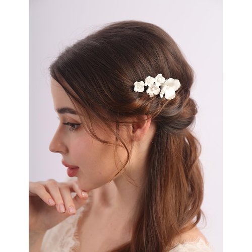 Teyglen Flower Bride Wedding Hair Comb Bridal Flower Hair Piece Floral Headpieces for Bride White Flower Hair Comb Clip Wedding Hair Accessories for Women Bridesmaid Flower Girl (Silver)