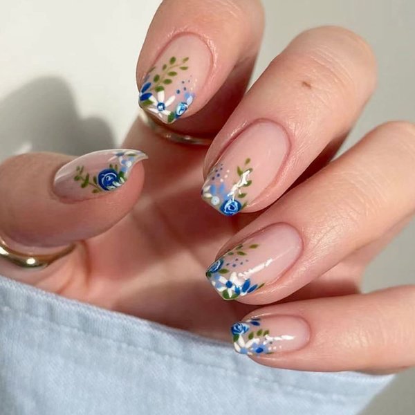Flower Press on Nail Short Sqaure Fake Nail Blue Flower Deisgn for Acrylic Nail Spring Summer Full Cover Flase Nail Short Sticker on Nail with Glue for Women Girls Nail Art Decoration Supplies -24pcs Press on Nail