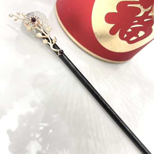 Rabithenn Hair Clip, 1pc 6.69inch Black Ebony Wood Hairpin with Plum Blossom Flower Chinese Xiuyu Jade, Hair Styling Hair Making