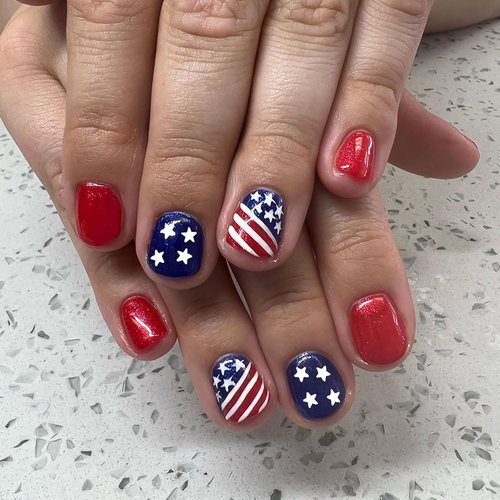 24Pcs 4th of July Press on Nails Independence Day Fake Nails Short Square Shaped Full Cover American Star Stick on Nails Acrylic False Nails Patriotic Designs for Women Girls Manicure Decorations
