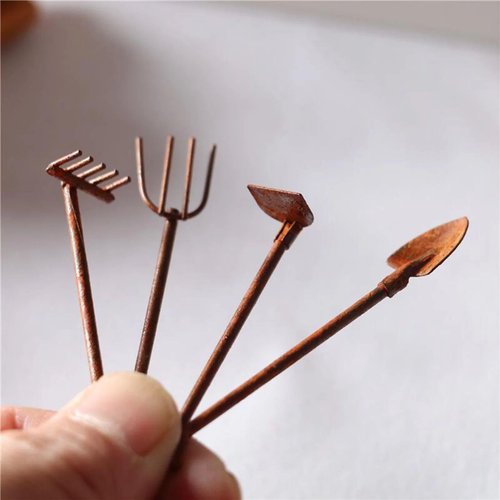 4 Pcs/Set Miniature Dollhouse Garden Tools 1:12 Mini Rusty Shovel Hoe and Pitchfork Fairy Garden Accessories Furniture Ornaments Micro Landscape Decor Garden Sculptures Statues(ZS358)