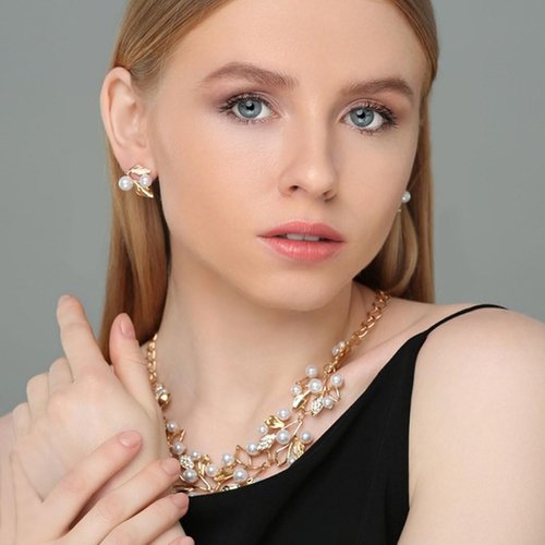 800 Pcs White Pearl Beads for Jewelry Making Pearls Bracelet Kit Loose Spacer Bead for Bracelets Necklace Crafts DIY 4mm 5mm 6mm 8mm 10mm Round Craft Bead with Hole Vase Decoration Supplies (White)