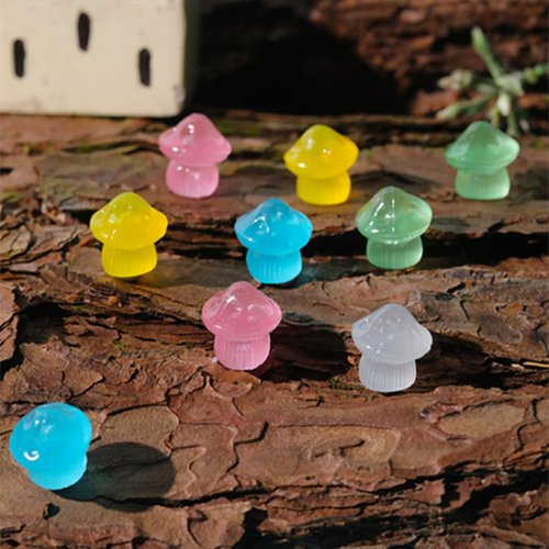 Wuklu Bulk Resin Figurines for Miniature Landscape Garden Aquarium Potted Accessories Home Prank Game Dollhouse Decor Office Decompression (Mushroom 200pc)