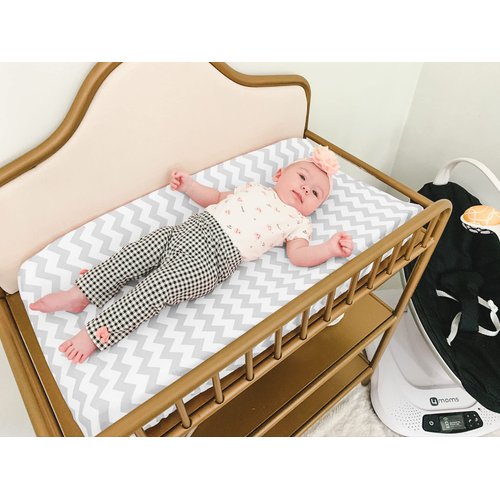 Premium Baby Changing Pad Covers 4 Pack – Boy or Girl Changing Pad Cover – Pure Jersey Machine Washable Grey and White Changing Table Cover – Diaper Changing Pad Cover Sheets