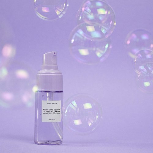 Glow Recipe Blueberry Bounce Gentle Face Cleanser Travel Size - 3-in-1 Foaming Double Cleanser, Makeup Remover & Clarifying Mask - Hydrating Hyaluronic Acid, Blueberry Extract & Exfoliating AHA (30ml)
