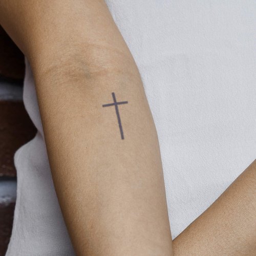 Inkbox Temporary Tattoos, Semi-Permanent Tattoo, One Premium Easy Long Lasting, Water-Resistant Temp Tattoo with For Now Ink - Lasts 1-2 Weeks, Cross Tattoo, 2 x 2 in, Crotth
