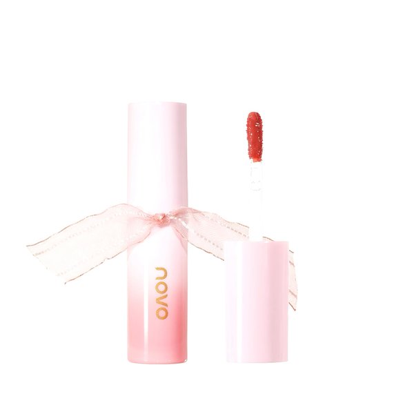 Novo Glassy Lip Gloss offers a hydrating, non-sticky shine for a natural look, keeping lips moisturized and vibrant all day long. (716#Warm-toned Creamy Apricot Orange, Net weight: 3.5 grams)