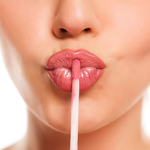 Nicole Miller Embossing 5-Piece Rosy Nude Lip Gloss Set - Navy & Gold Vegan, Cruelty-Free Beauty in Clear Bottles