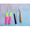 Pack of 5 Different Sizes Latch Hook Crochet Needle Hook Tools for Braid Hair, Scarf Carpet Making and Other Crafts
