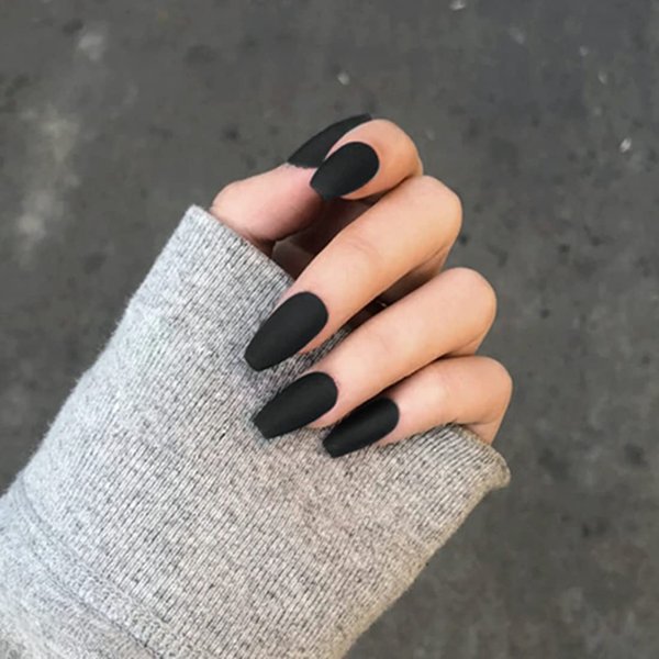 Umillars 24pcs Pure Color Coffin Nails Matte False Gel Nails Art Tips Sets Full Cover Medium False Nails for Ballerina Cosplay Office Lady (Black)…