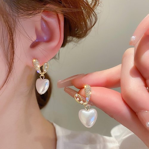 Sttiafay Vintage Pearl Heart Drop Earrings Rhinestone Pearl Stud Earrings Gold Cz Pearl Heart Earrings Crystal Heart Dangle Earrings Jewelry for Women