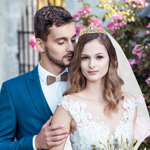 YARIEW Gold Crown + Bride Veil Set, Rhinestone Wedding Bridal Tiara, Bridal Shower Decorations, Bachelorette Party Decorations Gift for Women and Girls