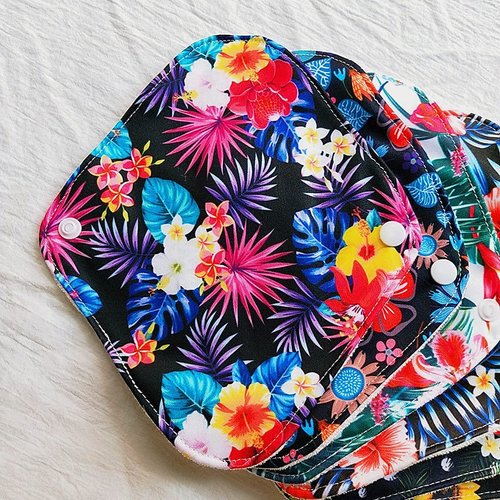 7pcs Set Reusable Menstrual Pads Organic Bamboo Women Panty Linerd, Including 6pcs Daily Use Soft Organic Bamboo Panty Liner + 1 pcs Mini Wet Bag