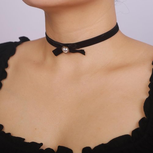 Rumtock Black Thin Velvet Chain Heart Pendant Choker Necklace for Party Jewelry Gothic Necklace (Black Heart)