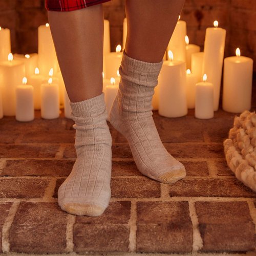 GOLDTOE Women's Ultra Soft and Cozy Geo Crew Socks, 3 Pairs, Light Grey/White/Black, Shoe Size: 6-9