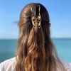 4 PCs Metal Hair Claw Clips for Women Girls 4.52 Inch Wavy Irregular Shape Hair Clips for Thin Thick Hair Accessories Gold and Silver Shark Claw Non-slip Head Clip Elegant Strong Hold Hair