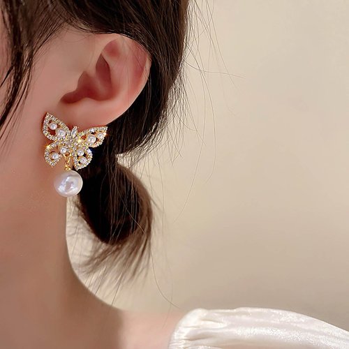 Sttiafay Vintage Crystal Pearl Butterfly Earrings Butterfly Pearl Drop Earrings Gold Rhinestone Butterfly Stud Earrings Cz Cluster Pearl Earrings Jewelry for Women