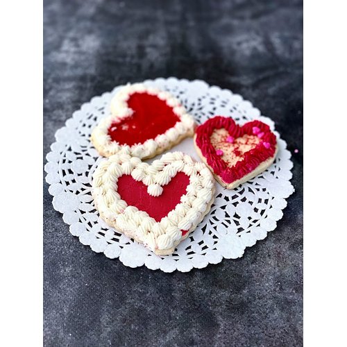 The Baker Celebrations White Round Paper Lace Doilies (Pack of 100) Made in Canada (8-inch)