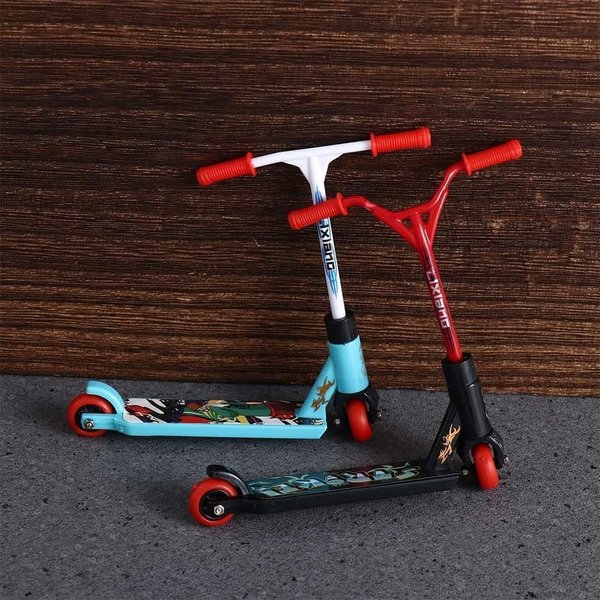2Pcs Finger Scooter Mini Two Wheel Toys, Mini Scooters Finger Board Accessories, Tiny Trick Scooter for Party Favors, Finger Training, Magic Kits and Accessories, Juggling Sets, Skateboards