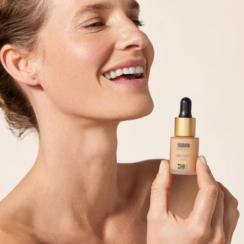 ISDIN Skin Drops, Face and Body Makeup Lightweight and High Coverage Foundation, Sand Shade for Fair to Light Skin Tone