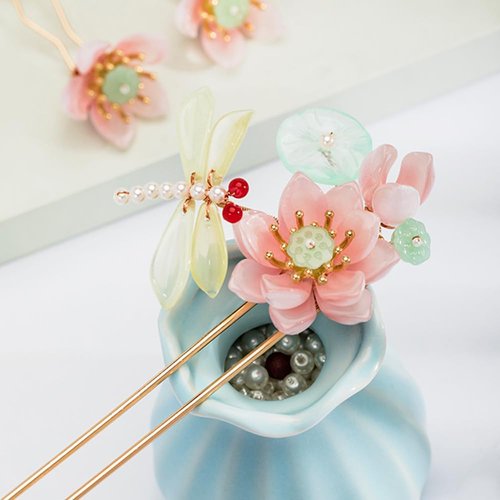 Rabithenn Red Camellia Flower Pearl Tassels Hairpin Chinese Hanfu Style Hair Fork Retro Flower with Metal Handmade Hair Clip Hair Accessories for Women Girls Long Hair (Pink dragonfly lotus)