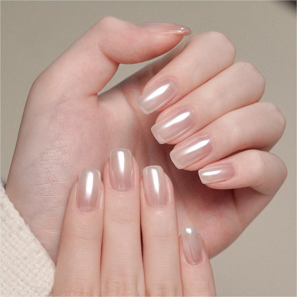 GAOY White Pearl Chrome Nail Powder, Mirror Effect Shimmer Glitter Pigment Mermaid Aurora Nail Art Decorations, Lustrous White