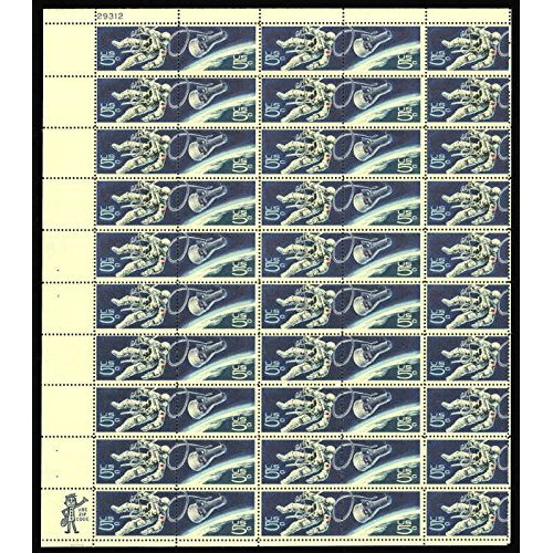 Space Twins Walking Astronaut Sheet of 50 x 5 Cent US Postage Stamps Scott 1331-32