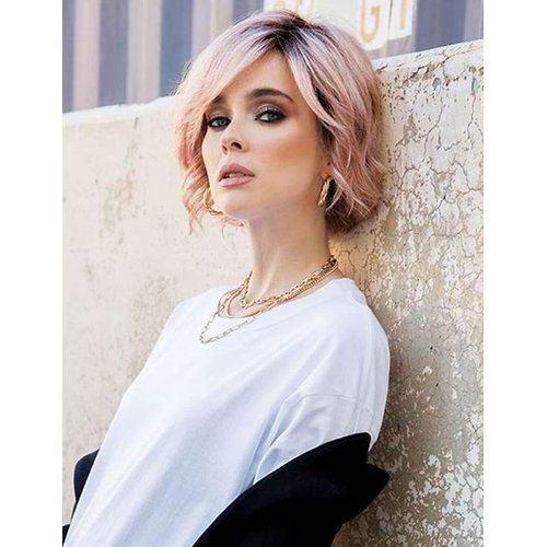 TISHINING Short Ombre Pink Wavy Bob Wigs for White Women Chin Length Pink Curly Bob Wig with Bangs Heat Synthetic Natural Looking Daily Cosplay Wig