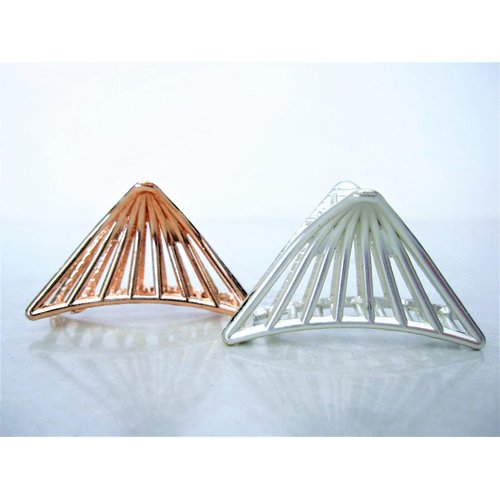 Generic Small/medium rose gold or silver triangle metal hair claw clip (Primary color: Rose gold), 1 Count (Pack of 1)
