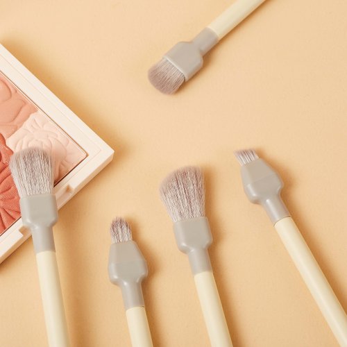 Unique Professional Painter Makeup Brush Set, COSHINE 7pcs Soft Synthetic Wood Handle Foundation, Powder, Eyeshadow, Lip Gloss Cosmetic Brushes Kit