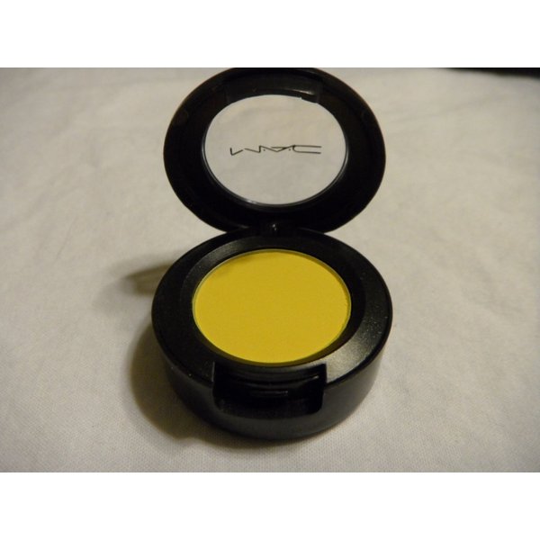 MAC Eye Shadow Matte Chrome Yellow