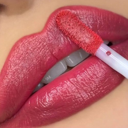 REINA REBELDE Deep Rose Lip Stain (Chupete) / Enriched with Hyaluronic Acid and a Blend of Botanical Extracts to Keep Lips Moisturized/Buildable Color/Cruelty, Paraben, and Phthalate Free