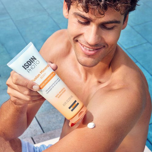 ISDIN Fusion Mineral Body Ultralight SPF 40 Broad Spectrum 100% Mineral Sunscreen 8.5 Fl Oz