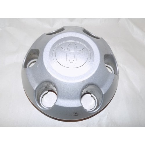 Genuine Toyota (4260B-04010) Wheel Hub Cover Sub-Assembly